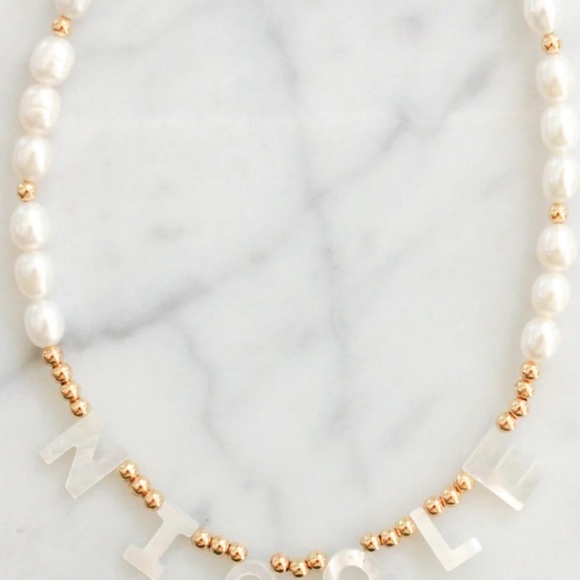 Jewelry - Elegant Pearl and Gold Beaded Necklace
